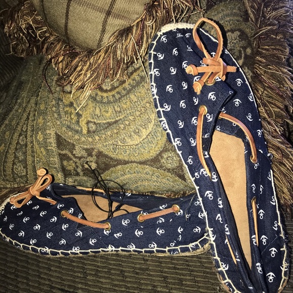 Cute Nautical Shoes - Picture 2 of 3